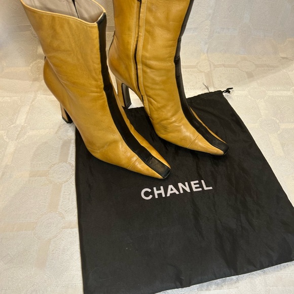 Chanel vintage high heels boots lambskin leather circa 1960 hand made in France - Picture 14 of 14